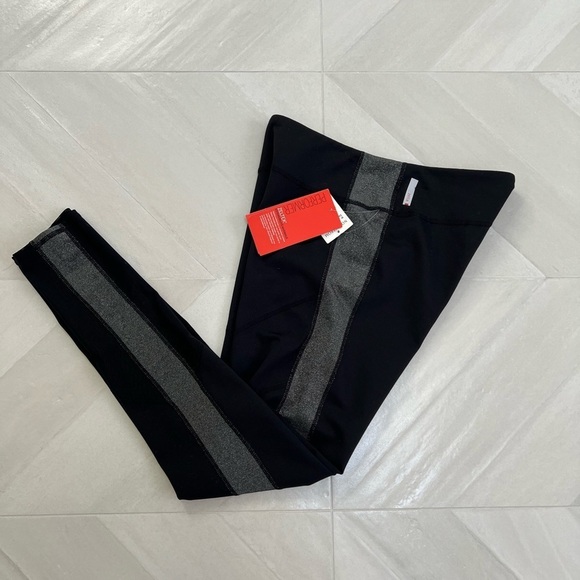 NWT Zella black leggings with metallic stripe size medium - Picture 5 of 6